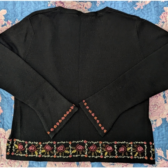 C.M.I. Embroidered 2 button cardigan - Picture 1 of 5